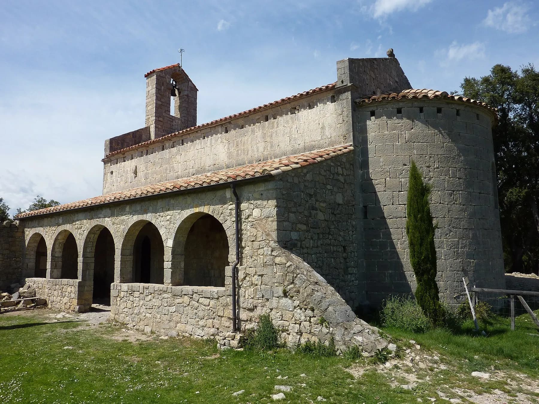 L'ermita romànica de Santa Bàrbara de Pruneres